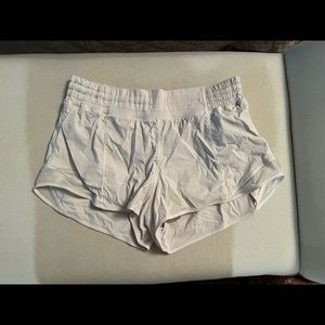 Lululemon hotty hot 2.5 inch high rise shorts